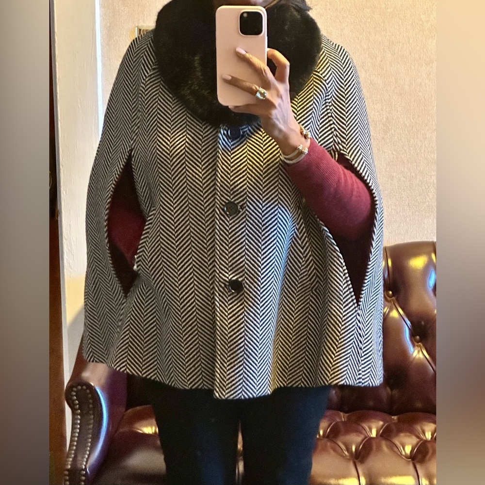 Like NEW! Talbots Herringbone Cape with Detachable Faux Fur Collar